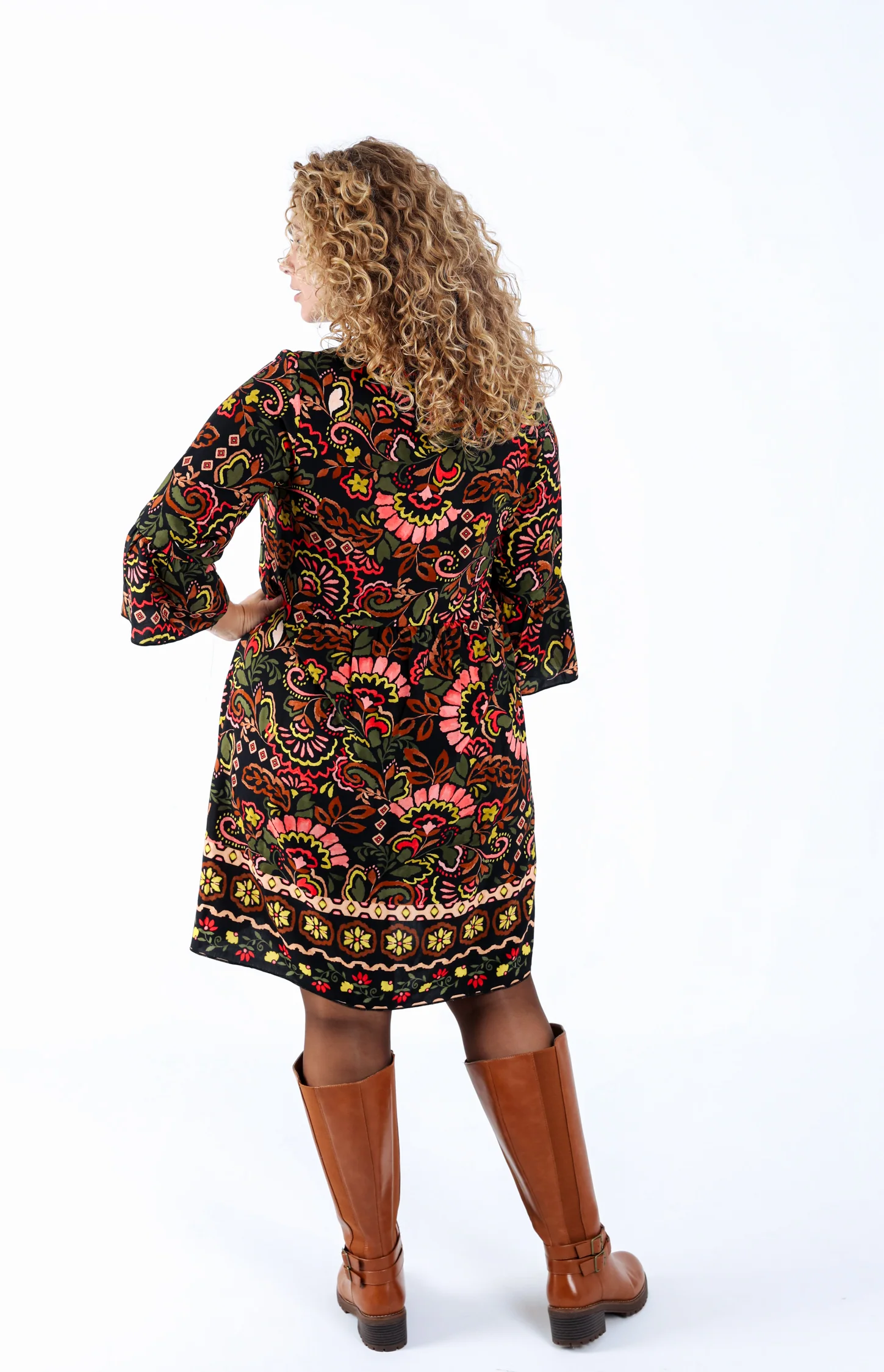 Robe courte en viscose imprimé folk - Image 3