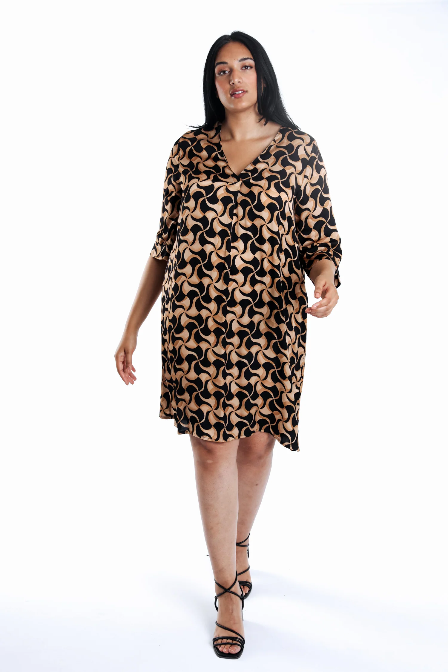 Robe en viscose imprimé graphique - Image 6