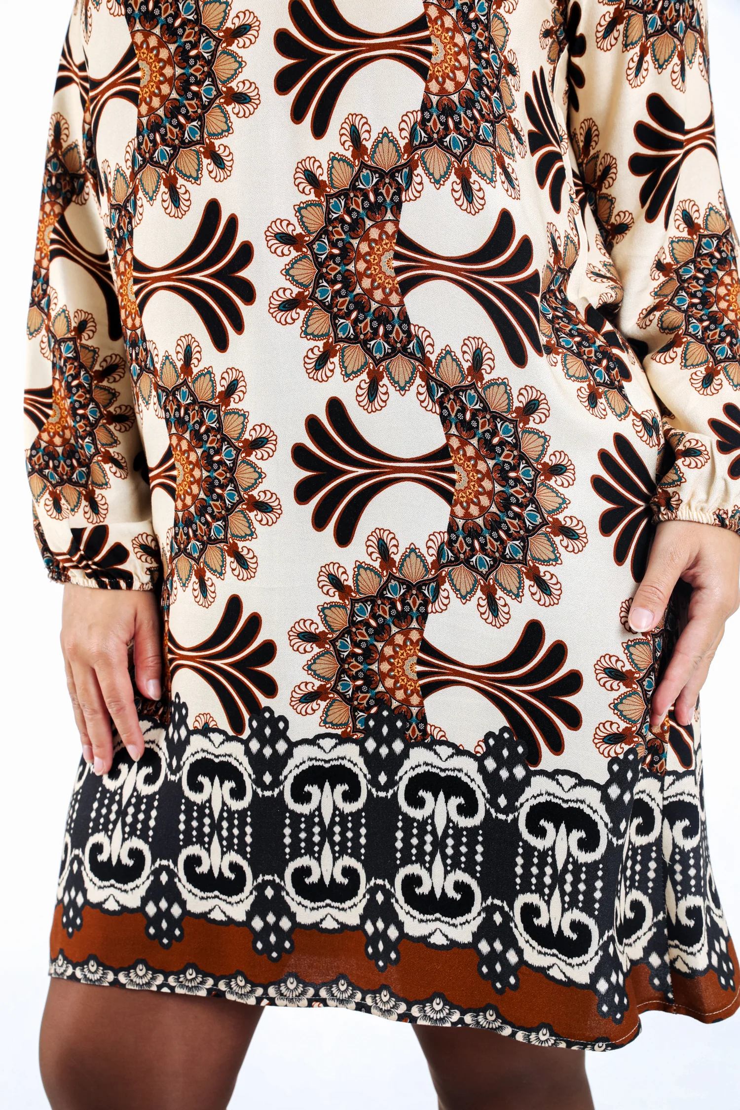 Robe en viscose imprimé graphique - Image 5