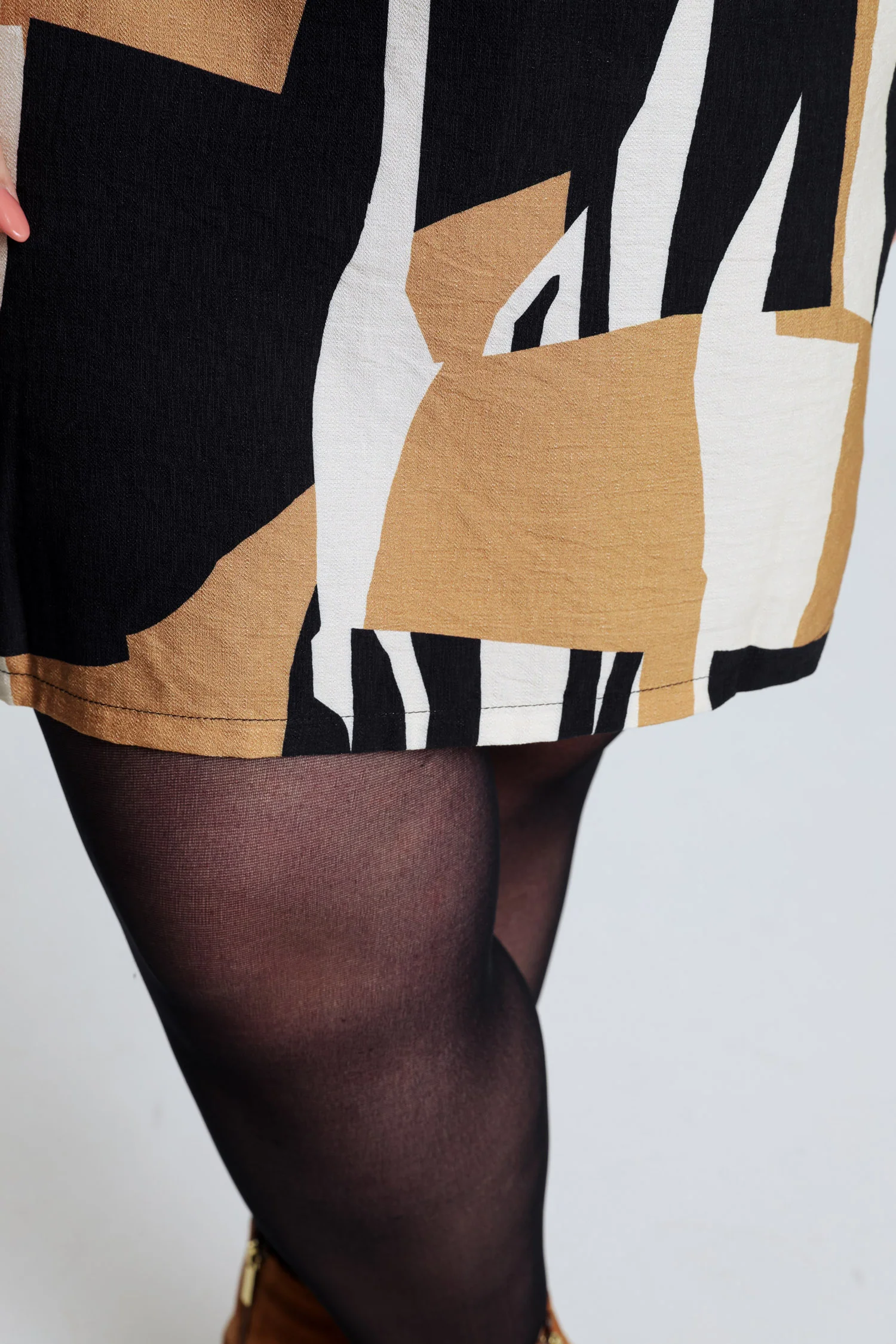Robe en viscose imprimé graphique - Image 6