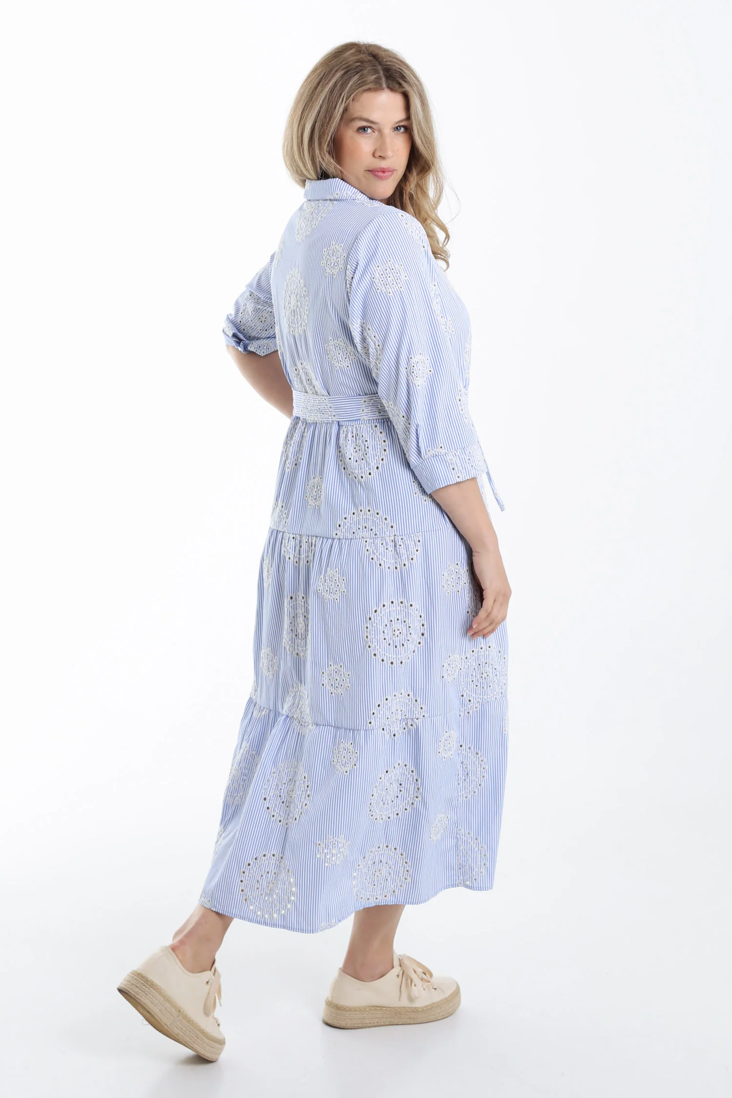 Robe longue rayée avec broderies - Image 2