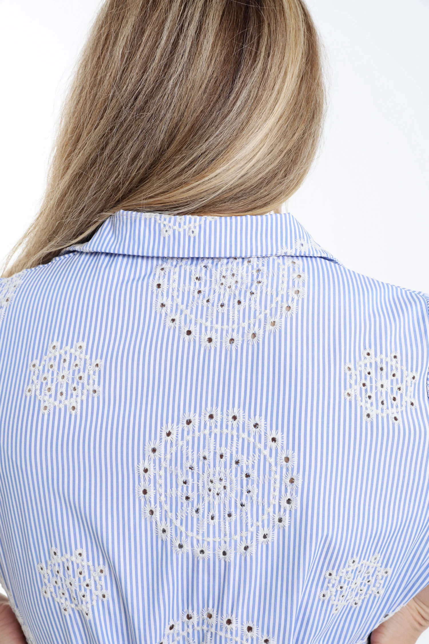 Robe longue rayée avec broderies - Image 3