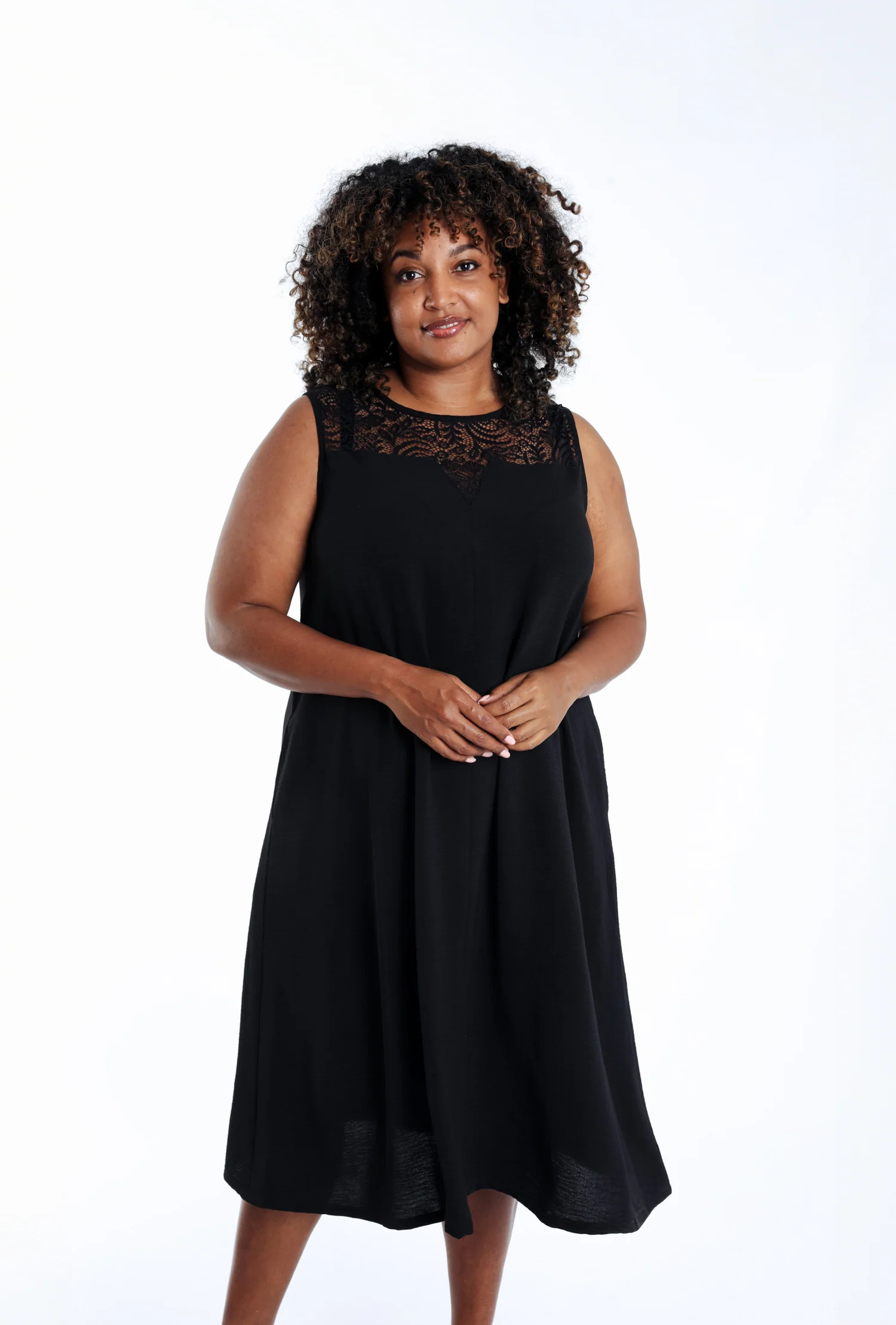 Robe longue unie avec dentelle