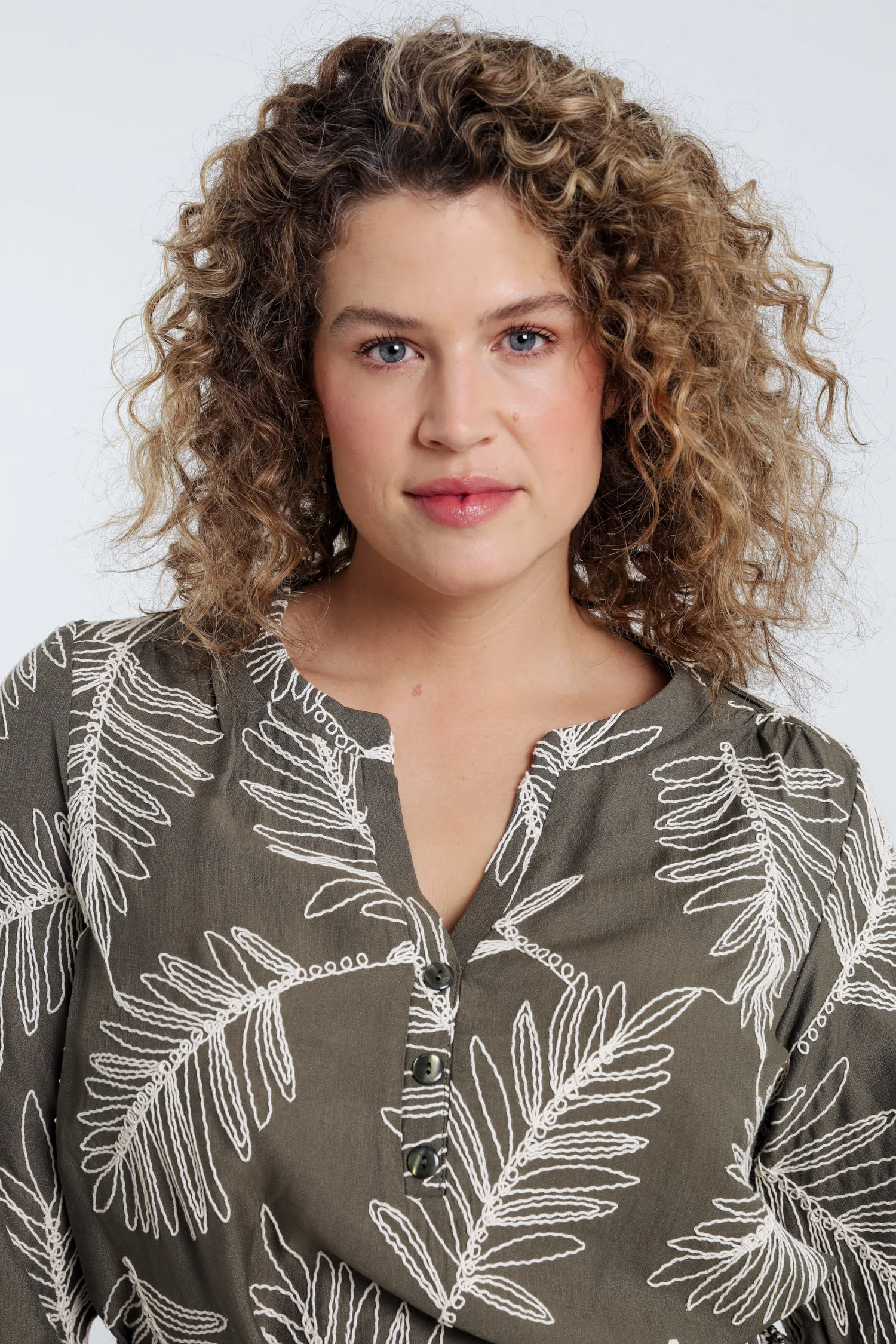 Robe tunique en coton brodée - Image 3