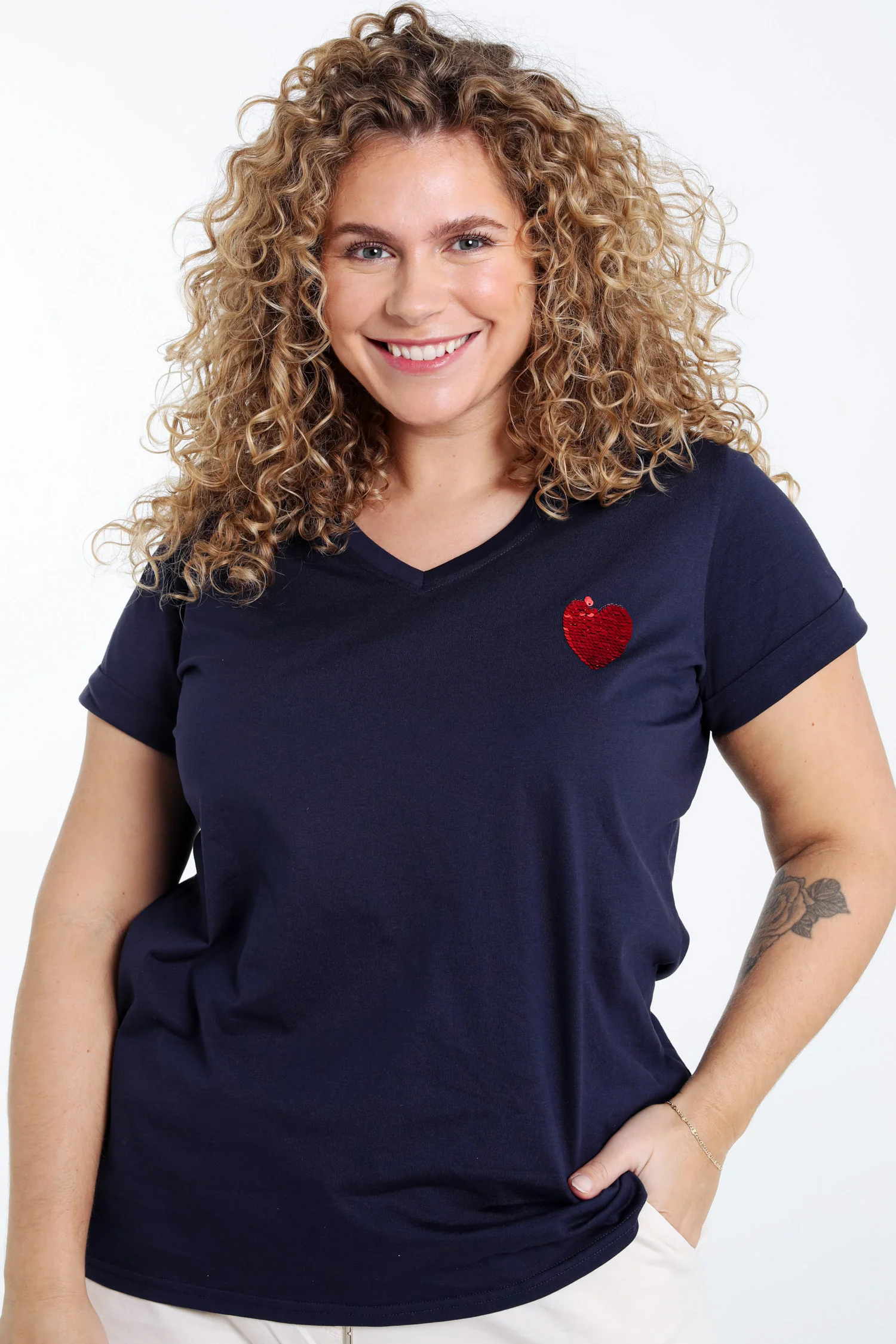 T-shirt en coton uni avec coeur en sequins - Image 12