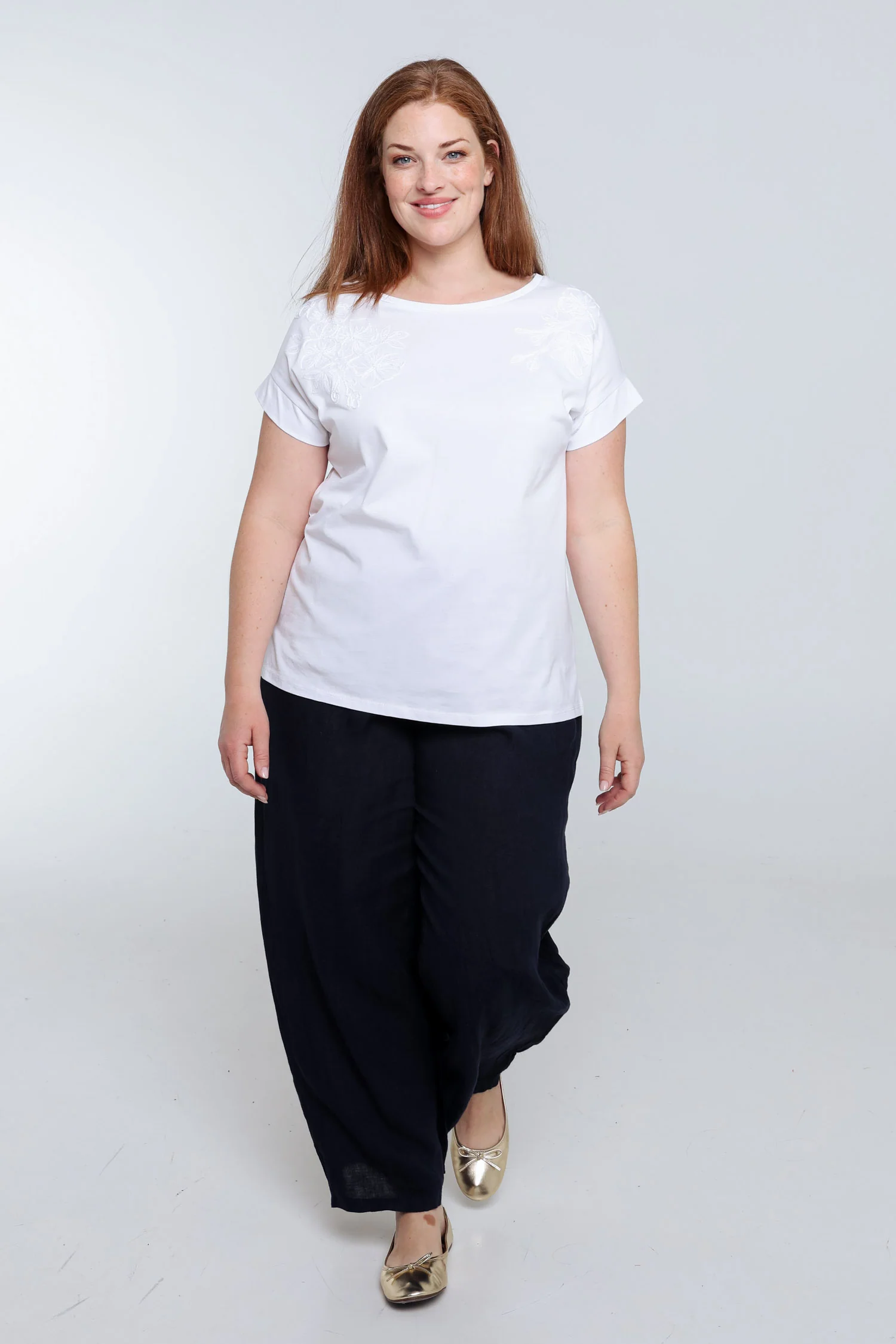 T-shirt en coton uni avec fleurs brodées - Image 9