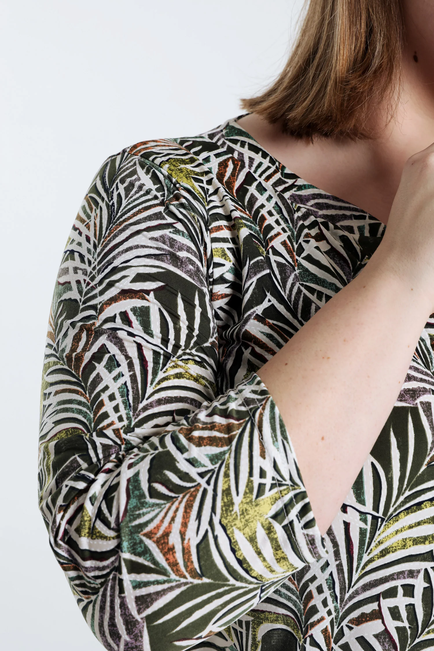 T-shirt en maille froide imprimé feuilles - Image 4