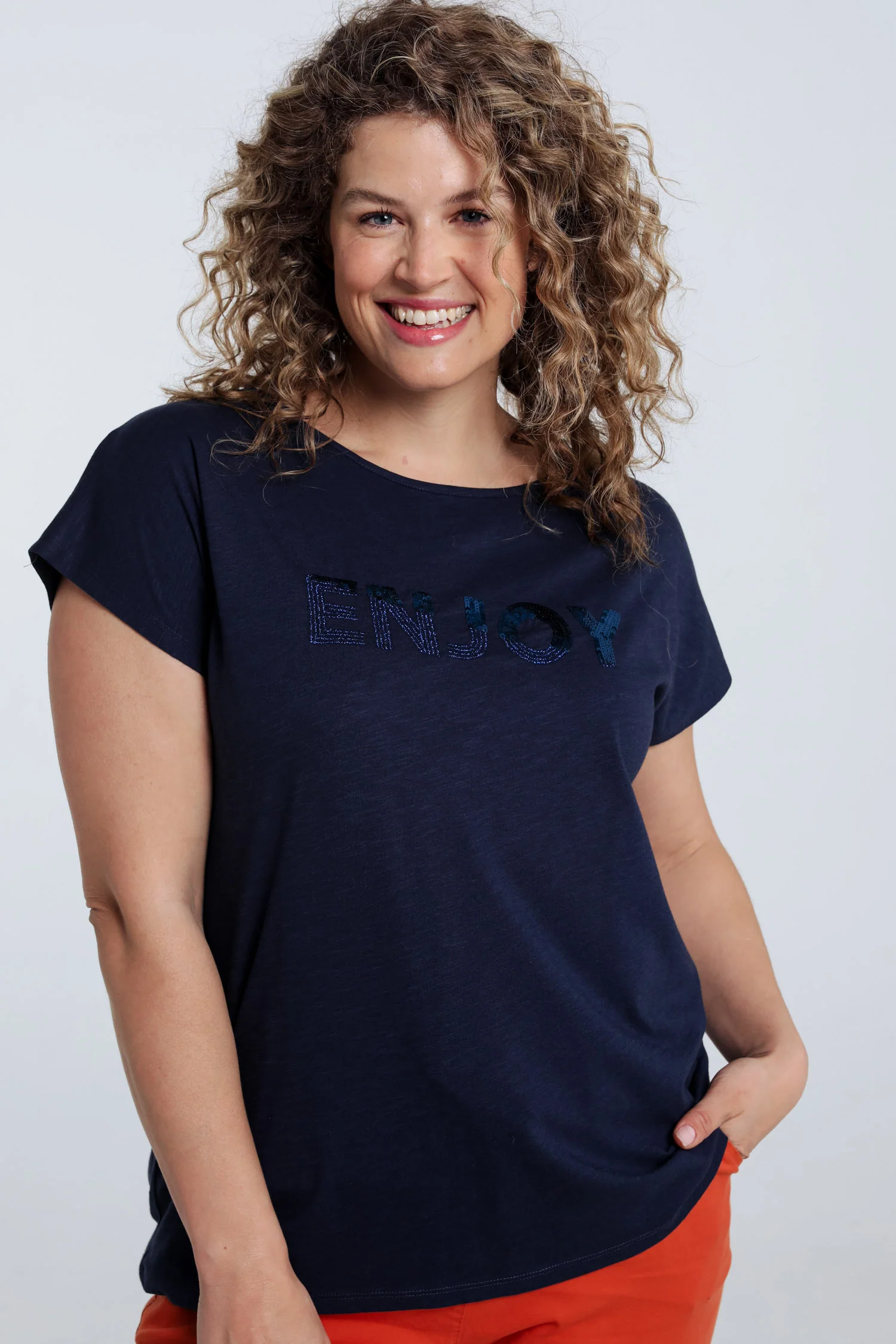 T-shirt uni avec broderie Enjoy et sequins