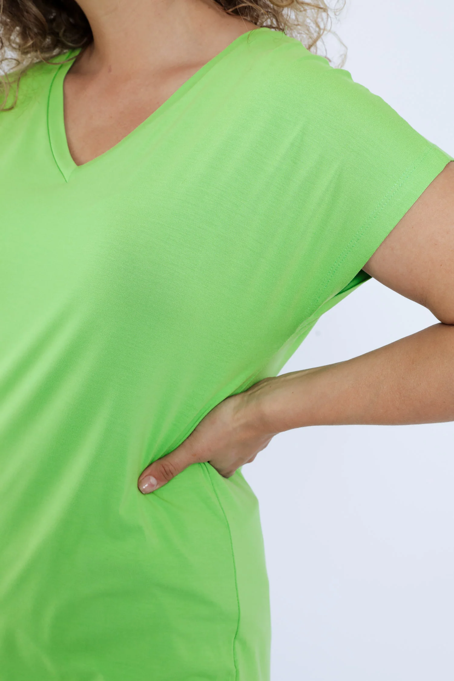 T-shirt uni en viscose - Image 38